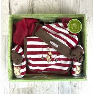 Disney Classic Pooh Baby 0–3 Months Christmas Gift Set PJ's Hat Bib Shoes NEW